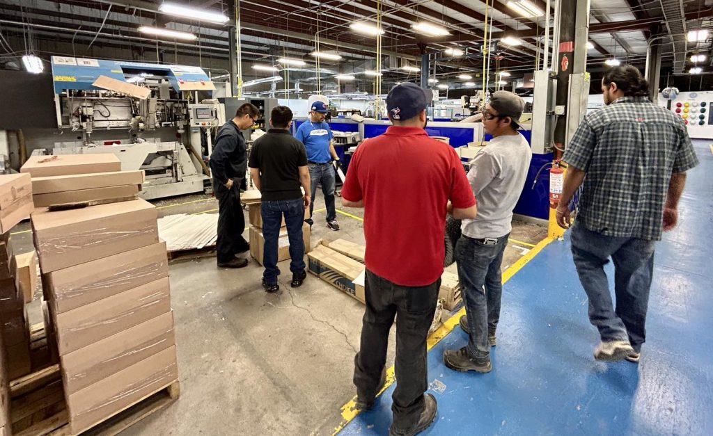 Curso / Taller de Implementación de 5S’s en un área seleccionada por el cliente. Este es uno de mis temas favoritos, ya que es la base para implementar cualquier proyecto de mejora de Lean.