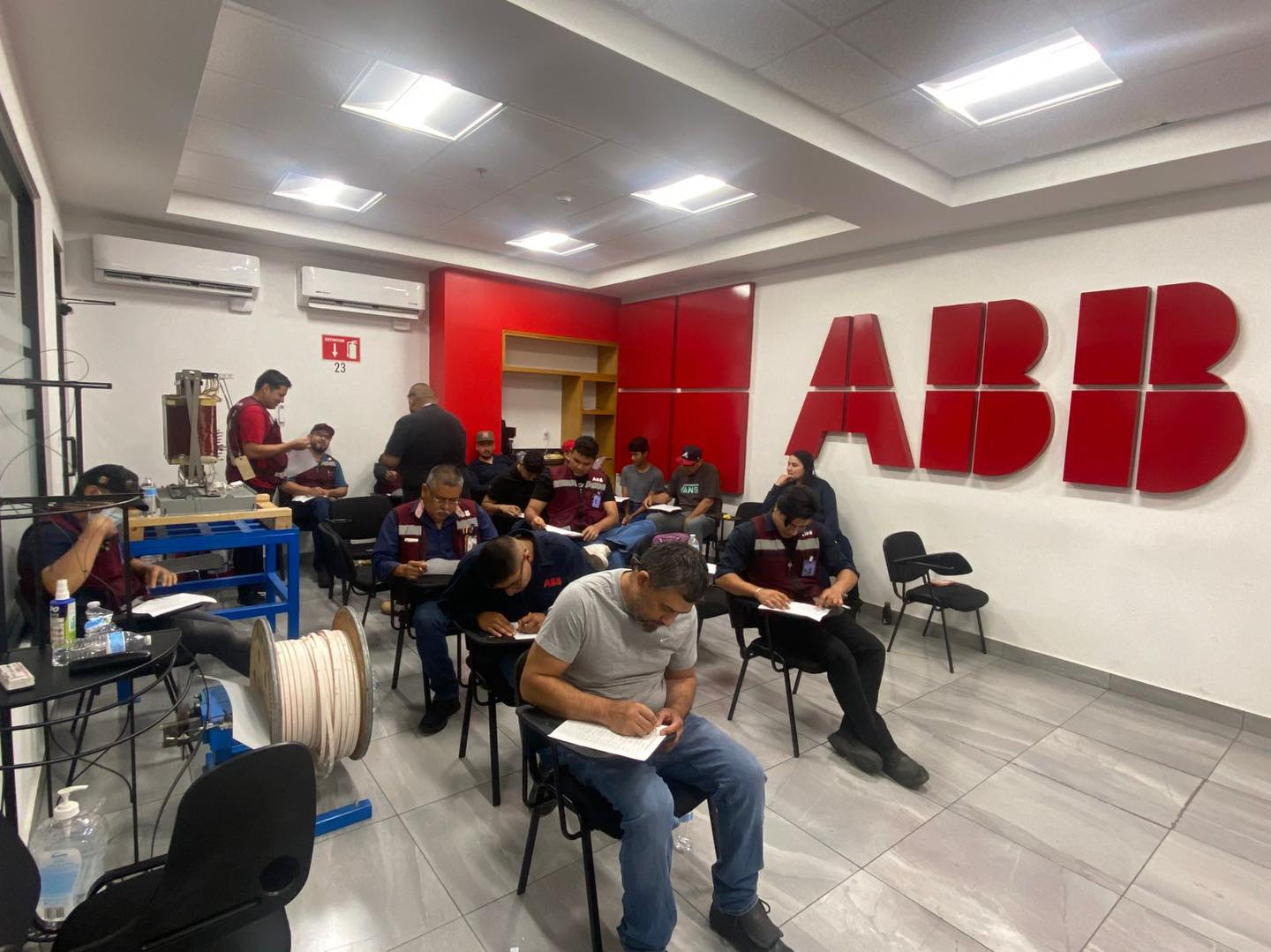 Certificación de manejo seguro de montacargas para el personal Almacén de la planta ABB de Nogales, Sonora.